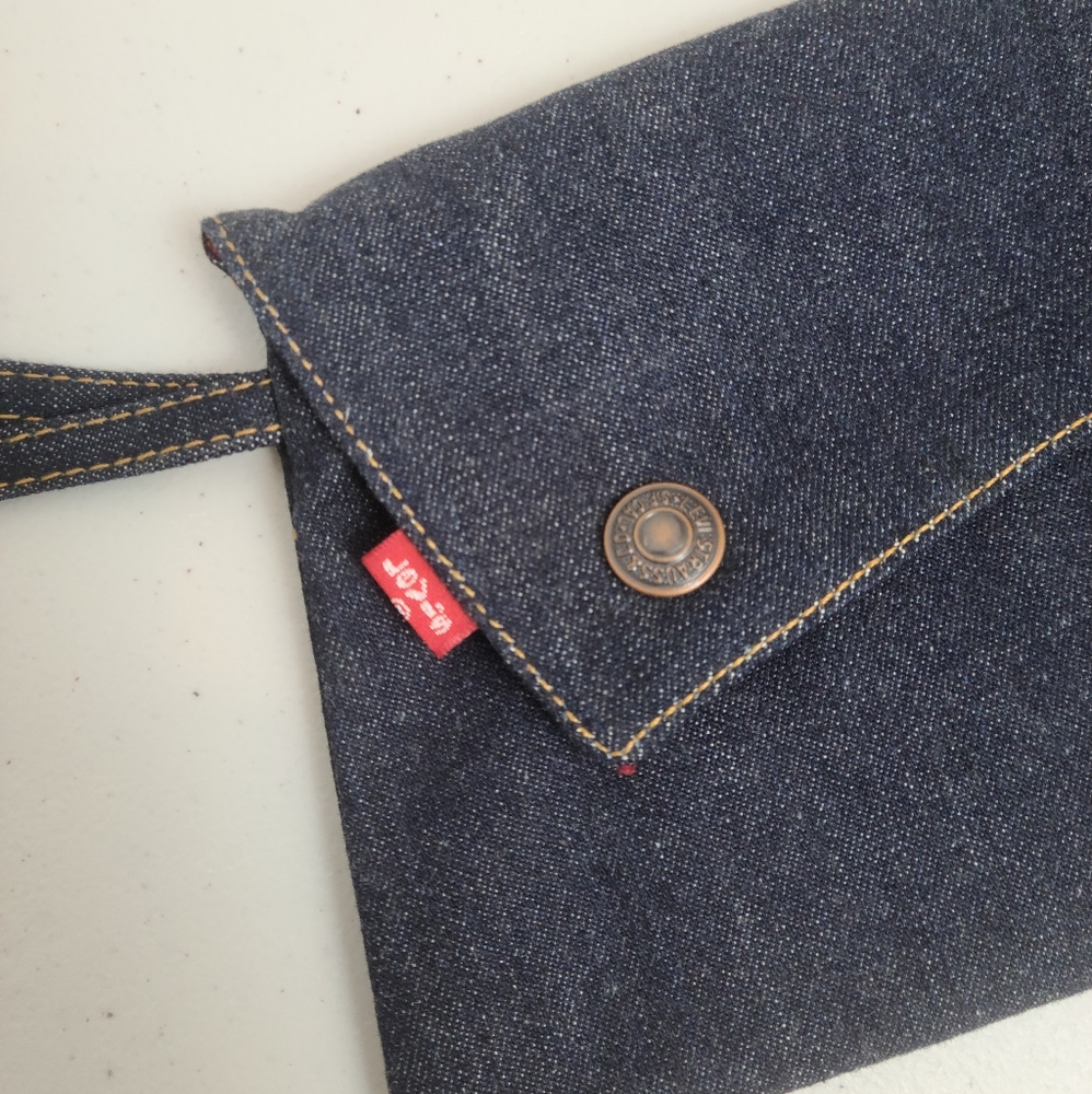 Levi's Wrist Bag